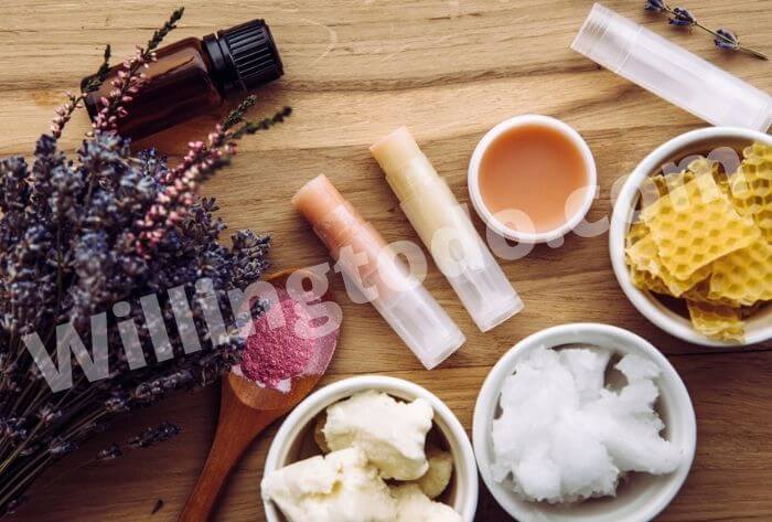 How to make lip gloss with beeswax