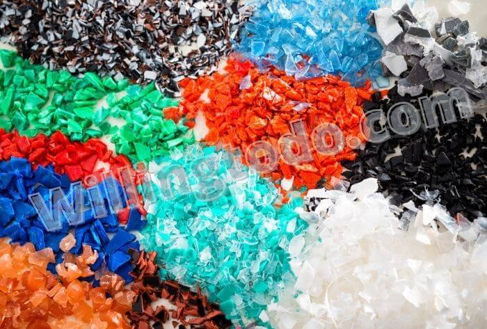 Shred the raw plastic