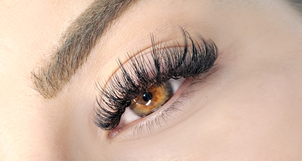 cat eye lash extensions